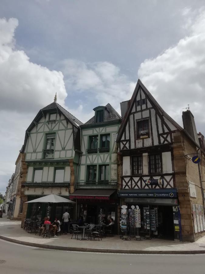 Charmant Appartement Plein Centre Auray Exterior photo